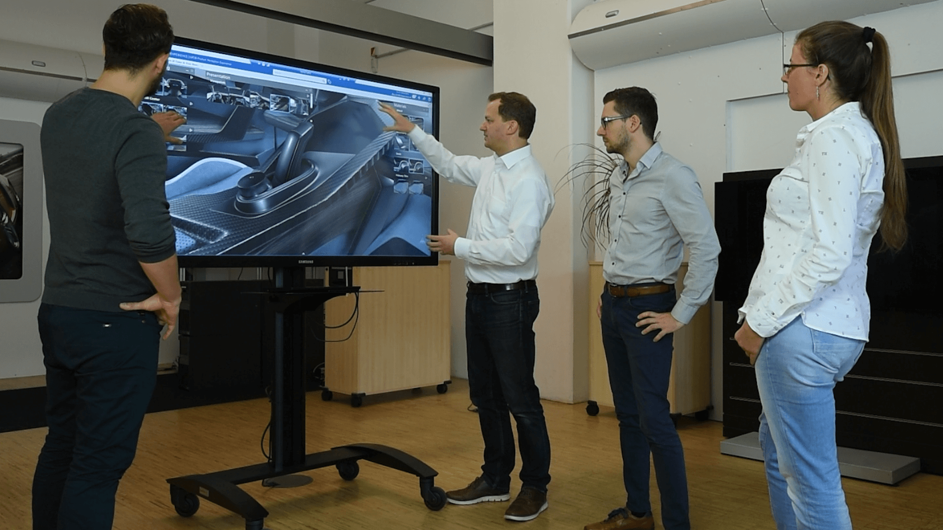 CATIA V+R 產品體驗組合，為決策者提供高階工業視覺化及虛擬與混合實境解決方案。