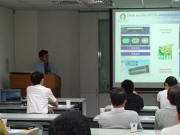 工研院機械所先進製造組 成果展示─滾印式微結構無炫光學膜技術